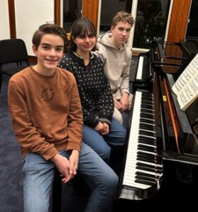 Artez 3 studenten in Jansbeek ekklesia