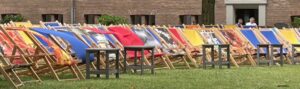 Regenboogstoelen